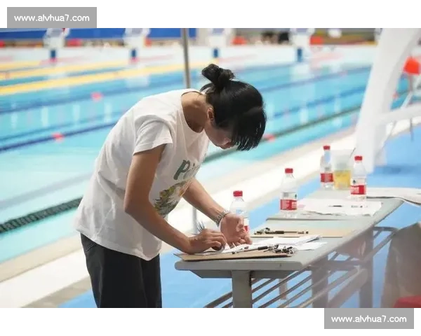 青春逐浪校园争锋全国大学生游泳竞技盛会风采展示之旅全景纪实录